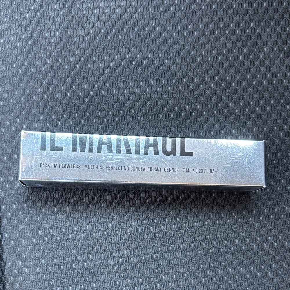 IL MAKIAGE Silver Multi-Use Concealer